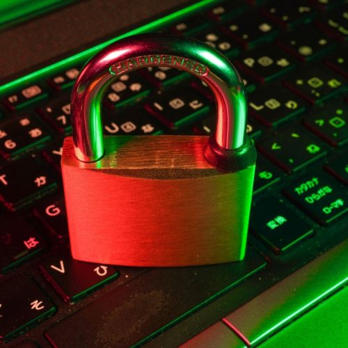 Discrição online: como proteger a tua privacidade ao procurar acompanhantes discretas
